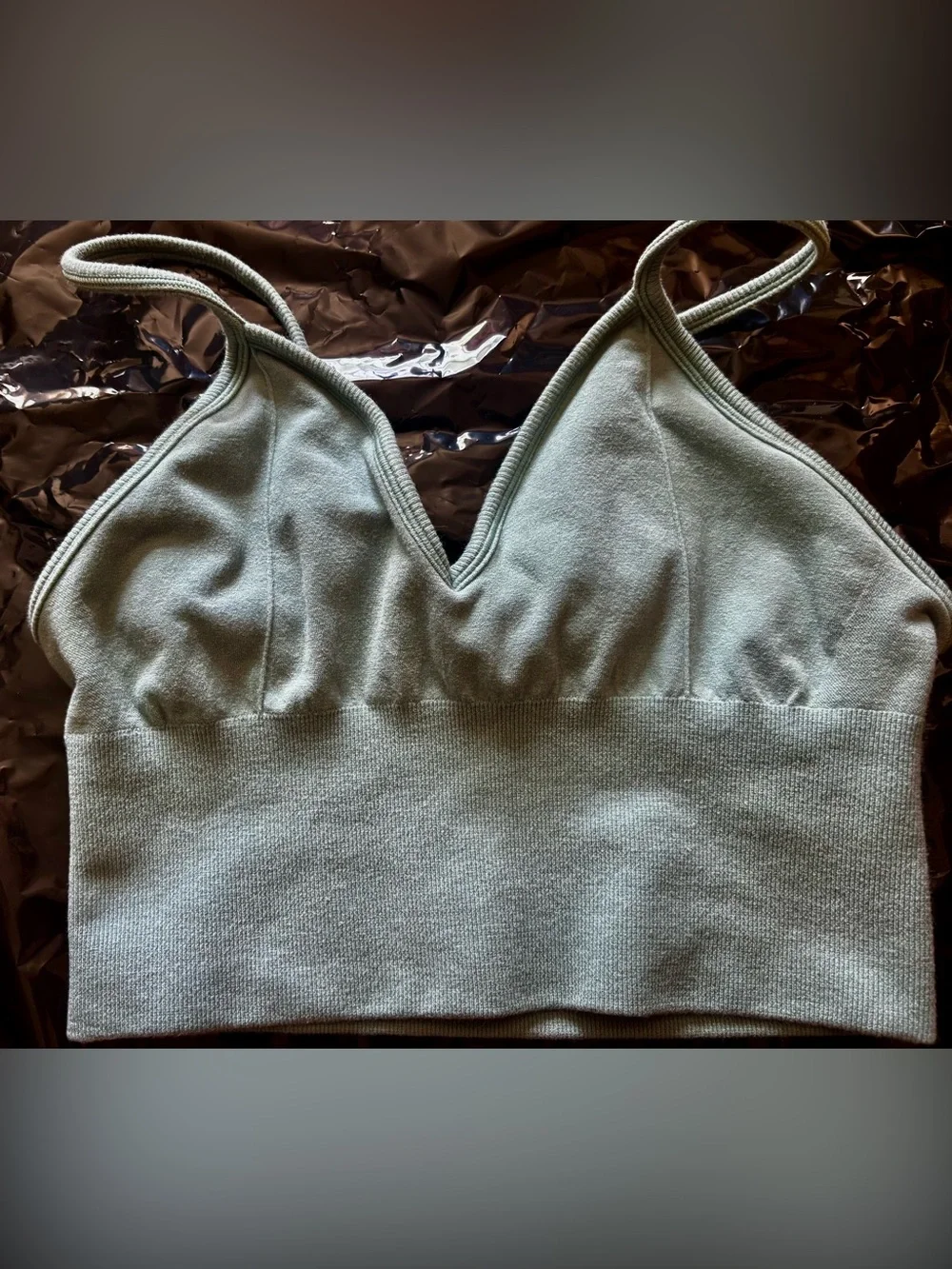 ALO YOGA Define Luxe V Neck Bra size M Sage Green Gym Run Workout